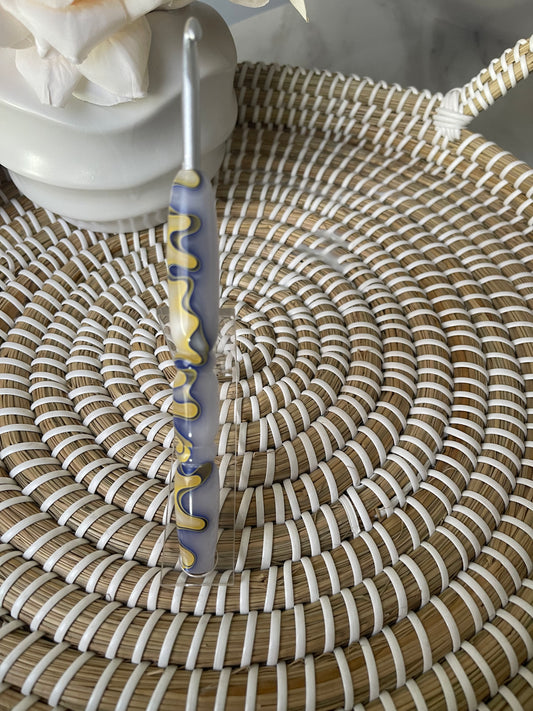 Blue Honey Acrylic Crochet Hook – 5mm Clover Armour 🍯💙