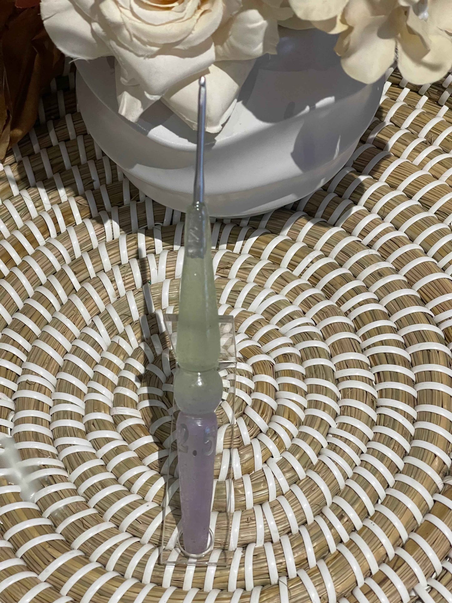 Fairy Mist Resin Crochet Hook β 2.5mm Clover Armour ππ§ββοΈπ