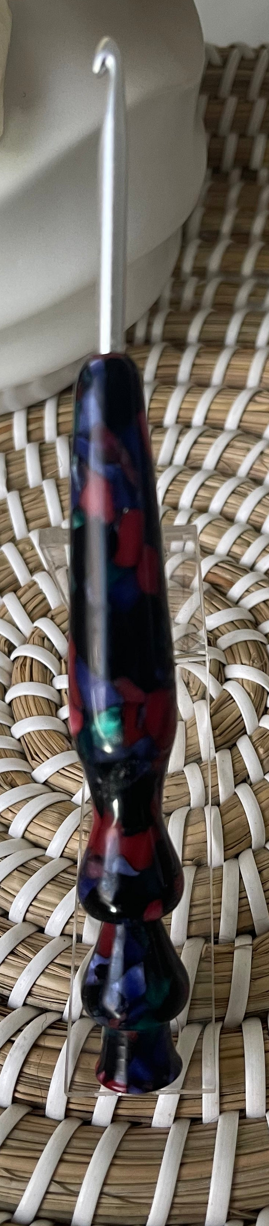 Black Confetti Acrylic Crochet Hook – 4.0mm 🖤✨