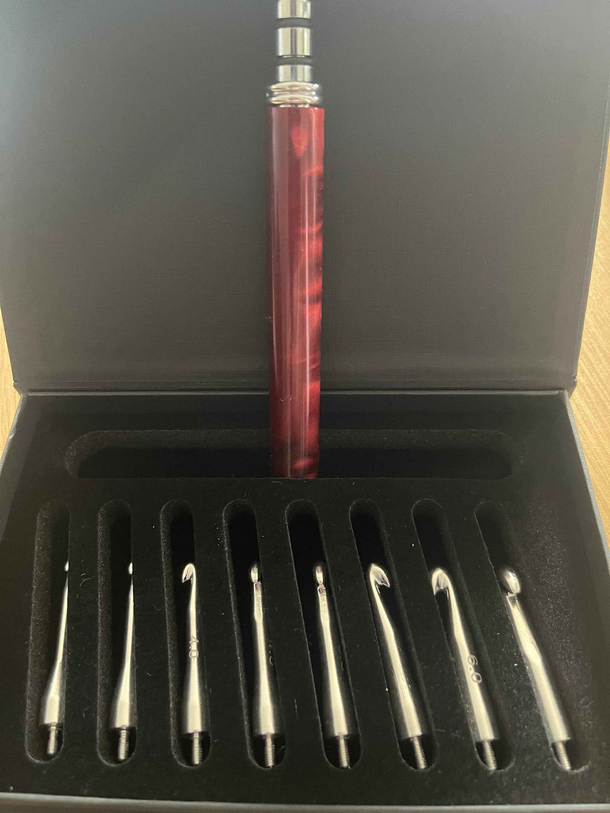 🍎 Red Apple – Interchangeable Crochet Hook Set