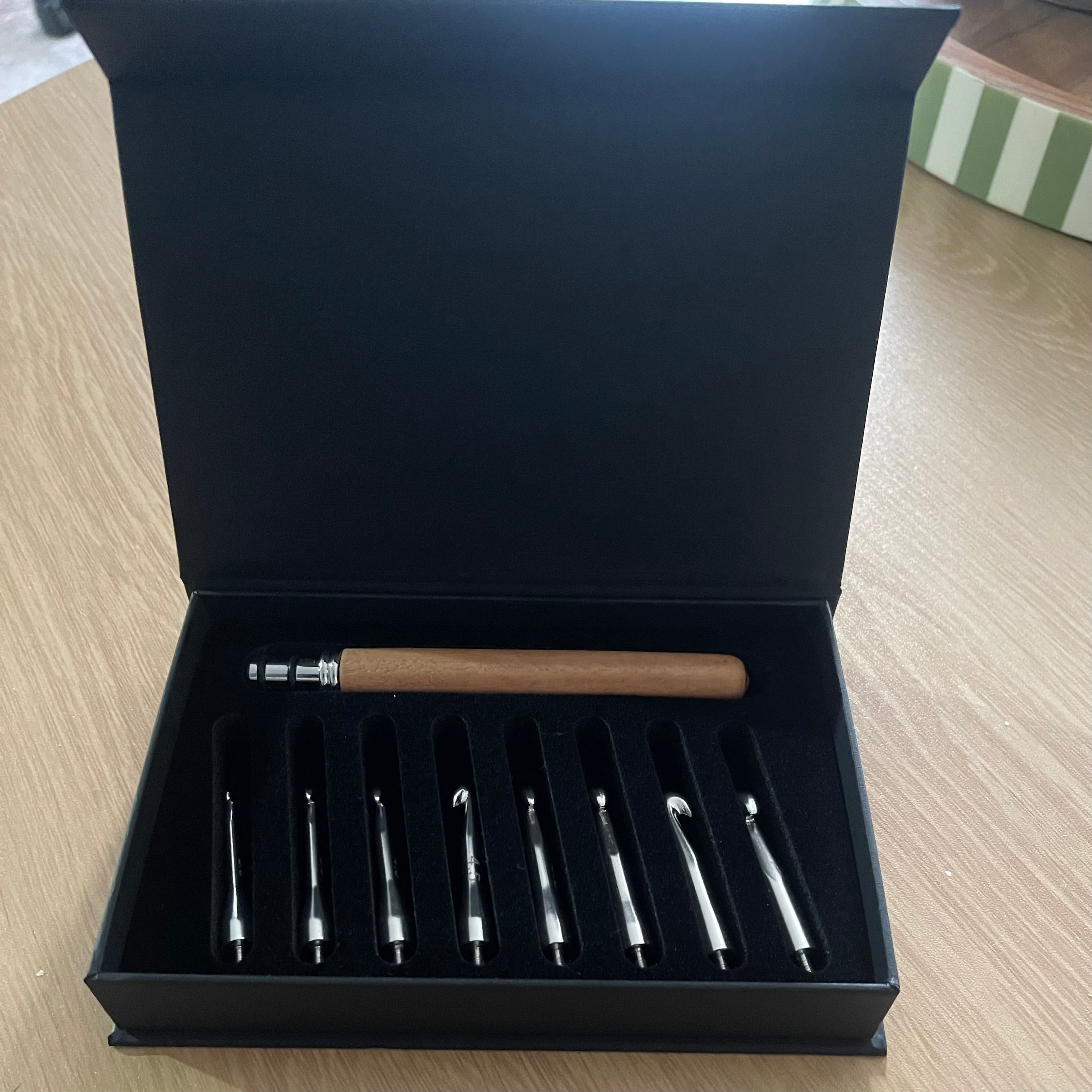 🌿 Blackwood – Interchangeable Crochet Hook Set