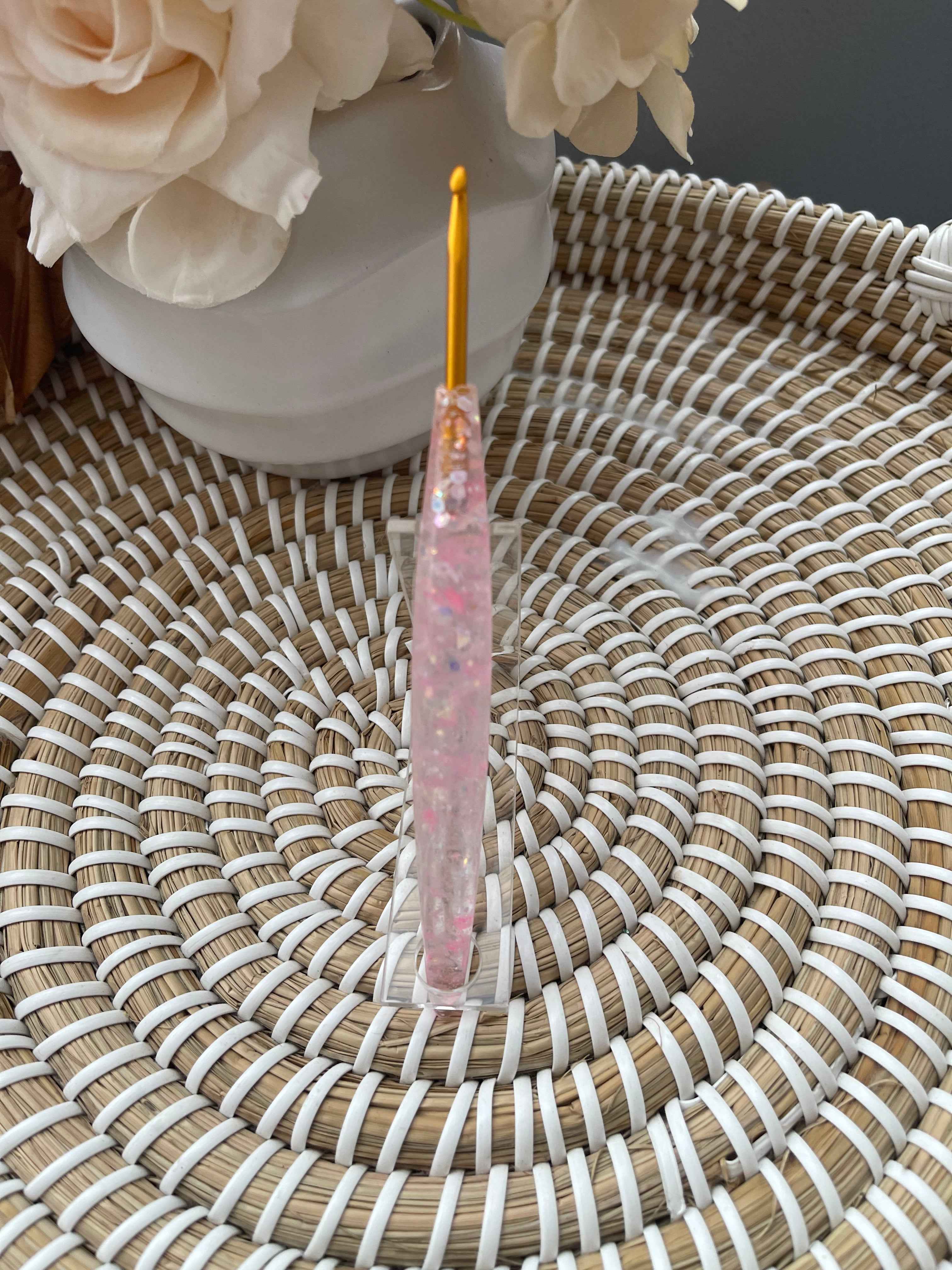 ✨💖 Pink Stardust – 3.5mm Clover Soft Touch Crochet Hook