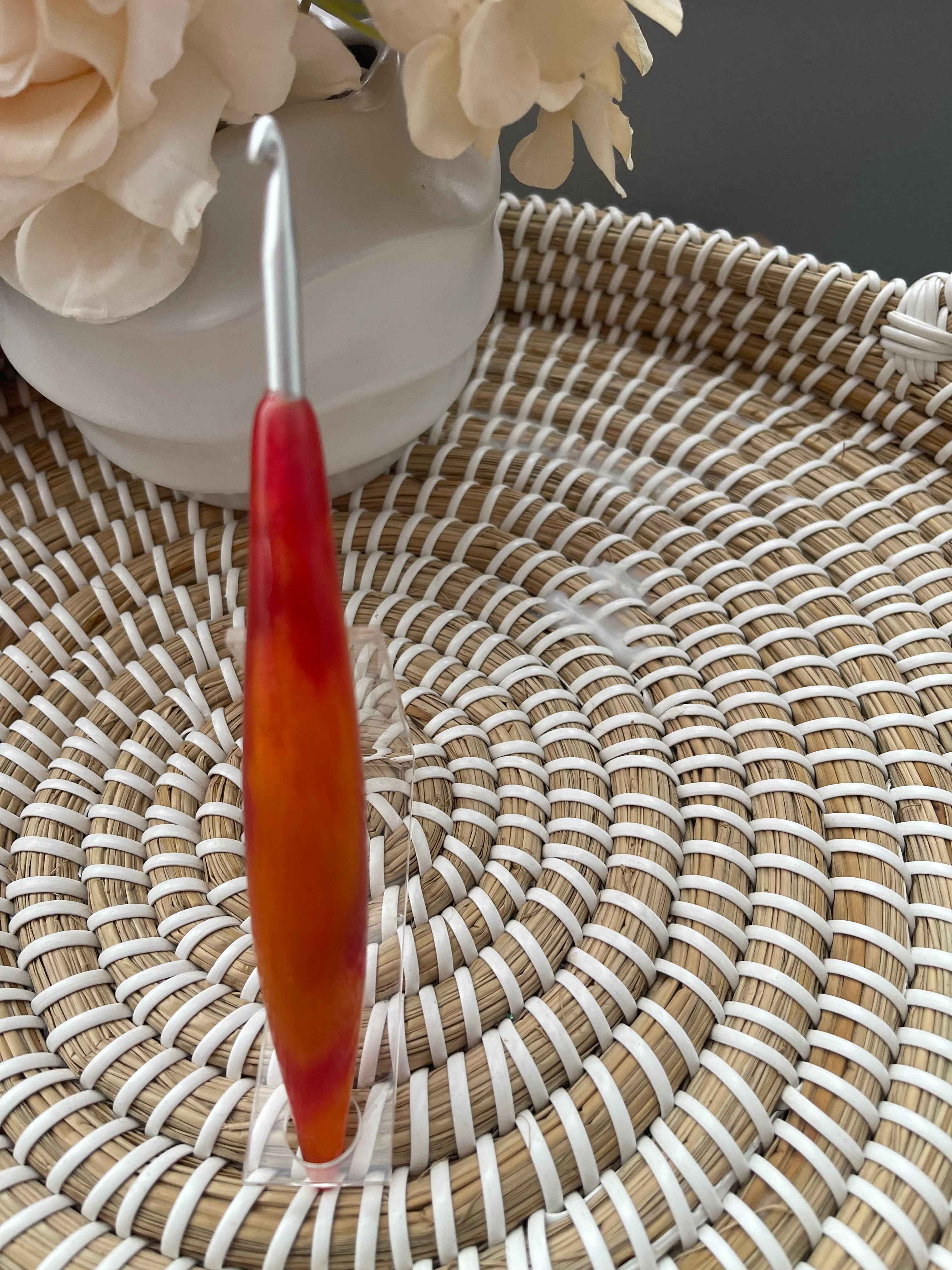 🔥 Ember Blaze – 5.0mm Clover Amour Crochet Hook