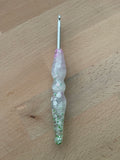 🌸 Spring Blossom – 4.5 mm Clover Amour Crochet Hook