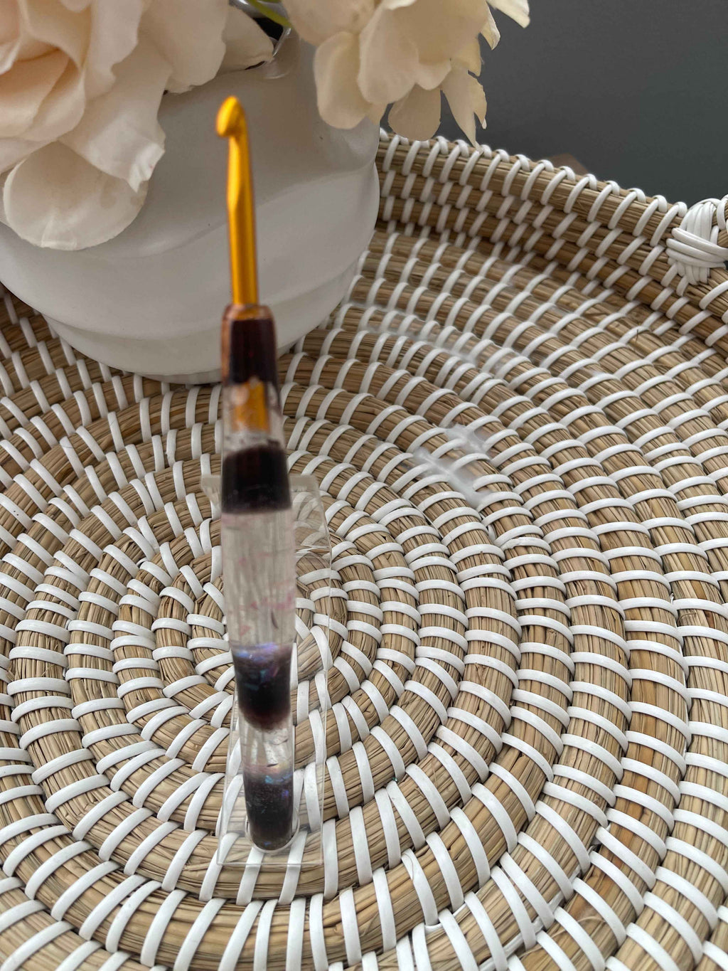 Laurel Blush Crochet Hook – 5.0 mm Clover Soft Touch