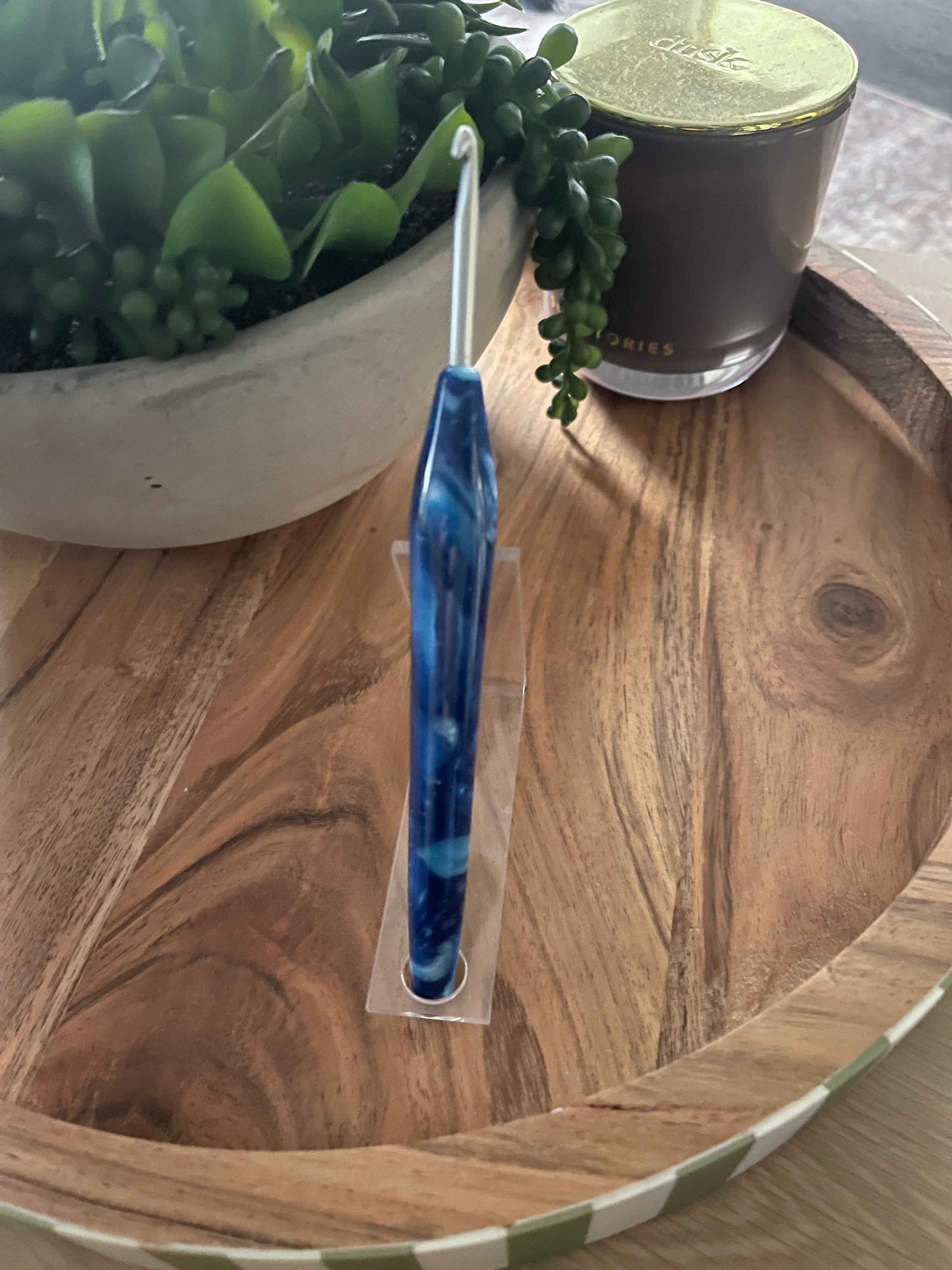 💙 NSW Blues – 4.0mm Clover Amour Crochet Hook (Poly Resin)