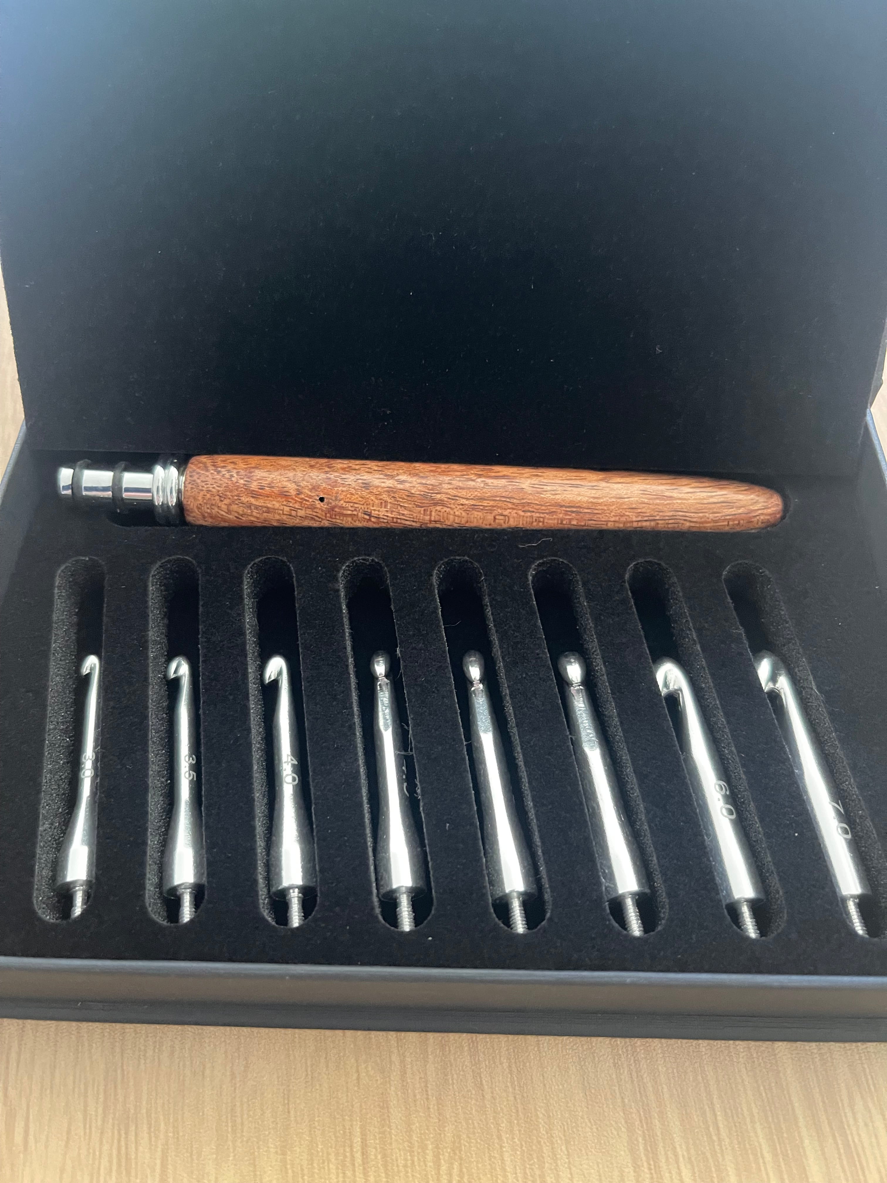 🌿 Blackwood – Interchangeable Crochet Hook Set