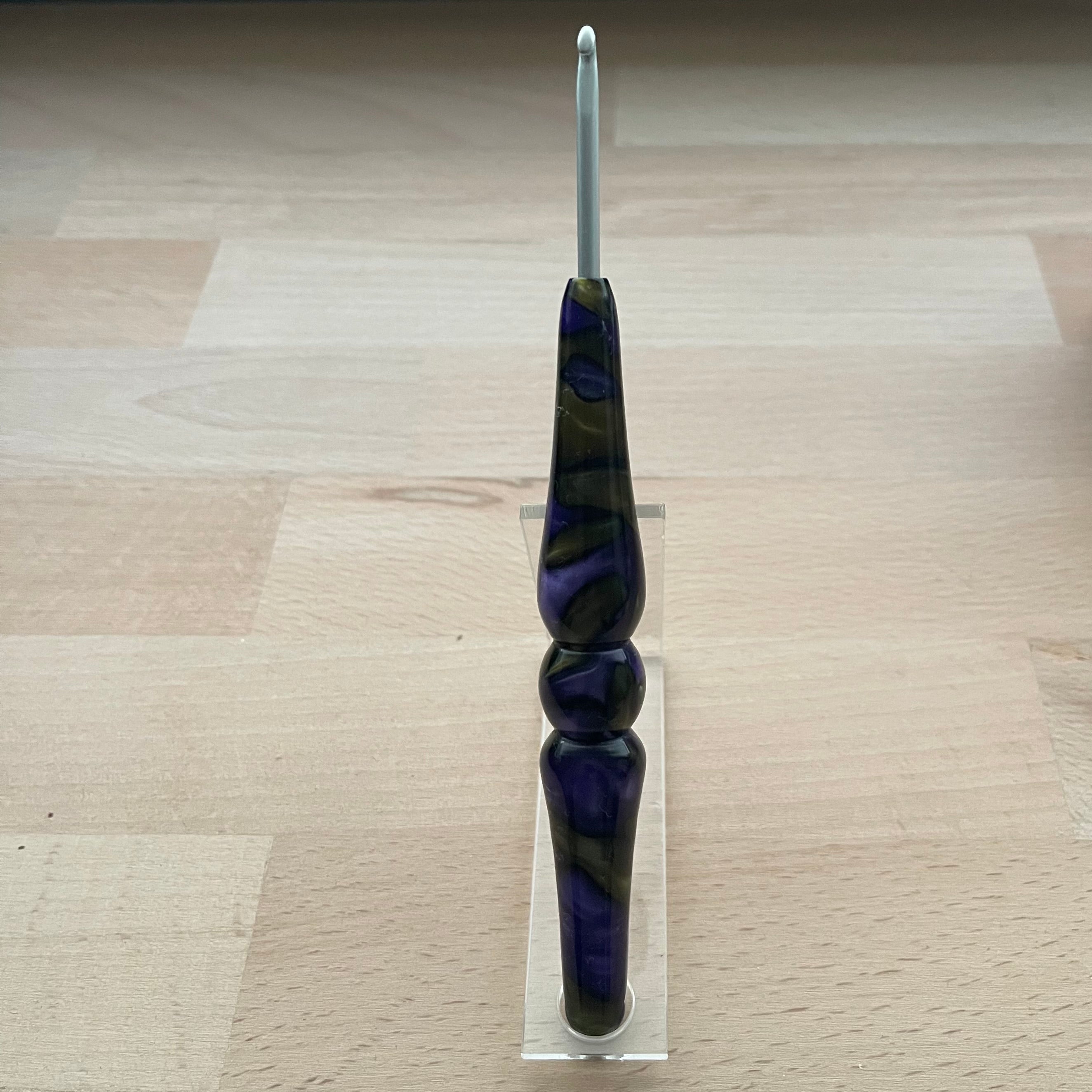 💜✨ Bronzed Amethyst – 3.5mm Clover Amour Crochet Hook