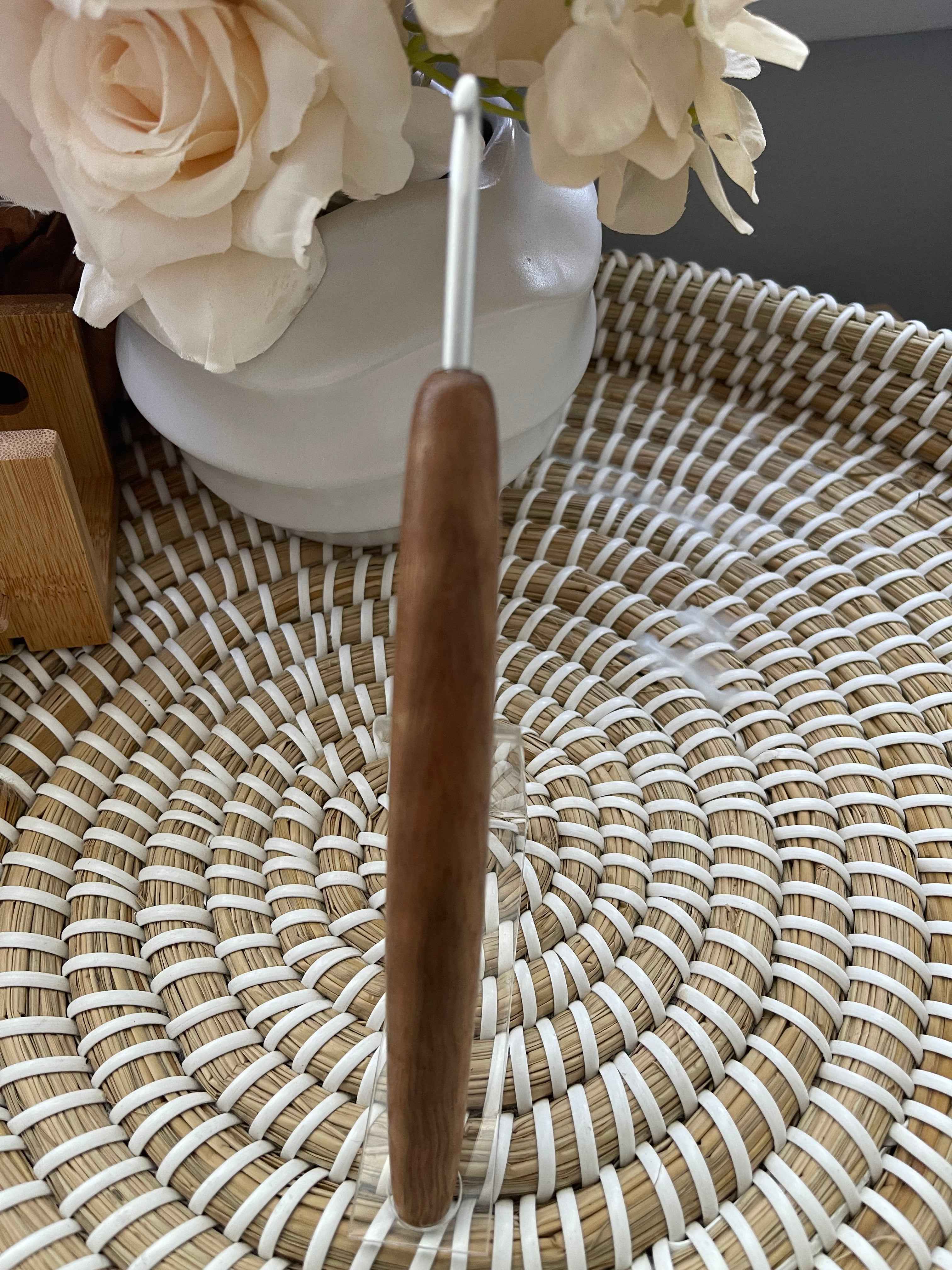 🌿 Pacific Oak – 4.0mm Clover Amour Crochet Hook