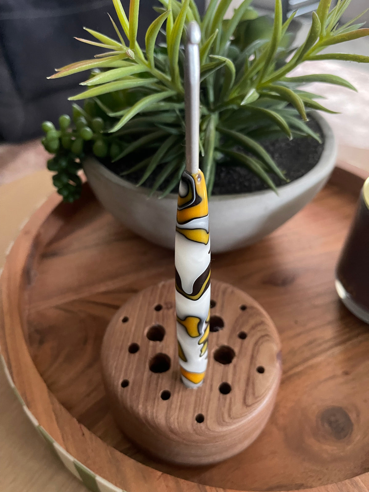 🐝 Bee Sting – 4.0mm Clover Amour Crochet Hook