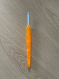 🍊 Orange Crush – 4.0mm Clover Amour Crochet Hook