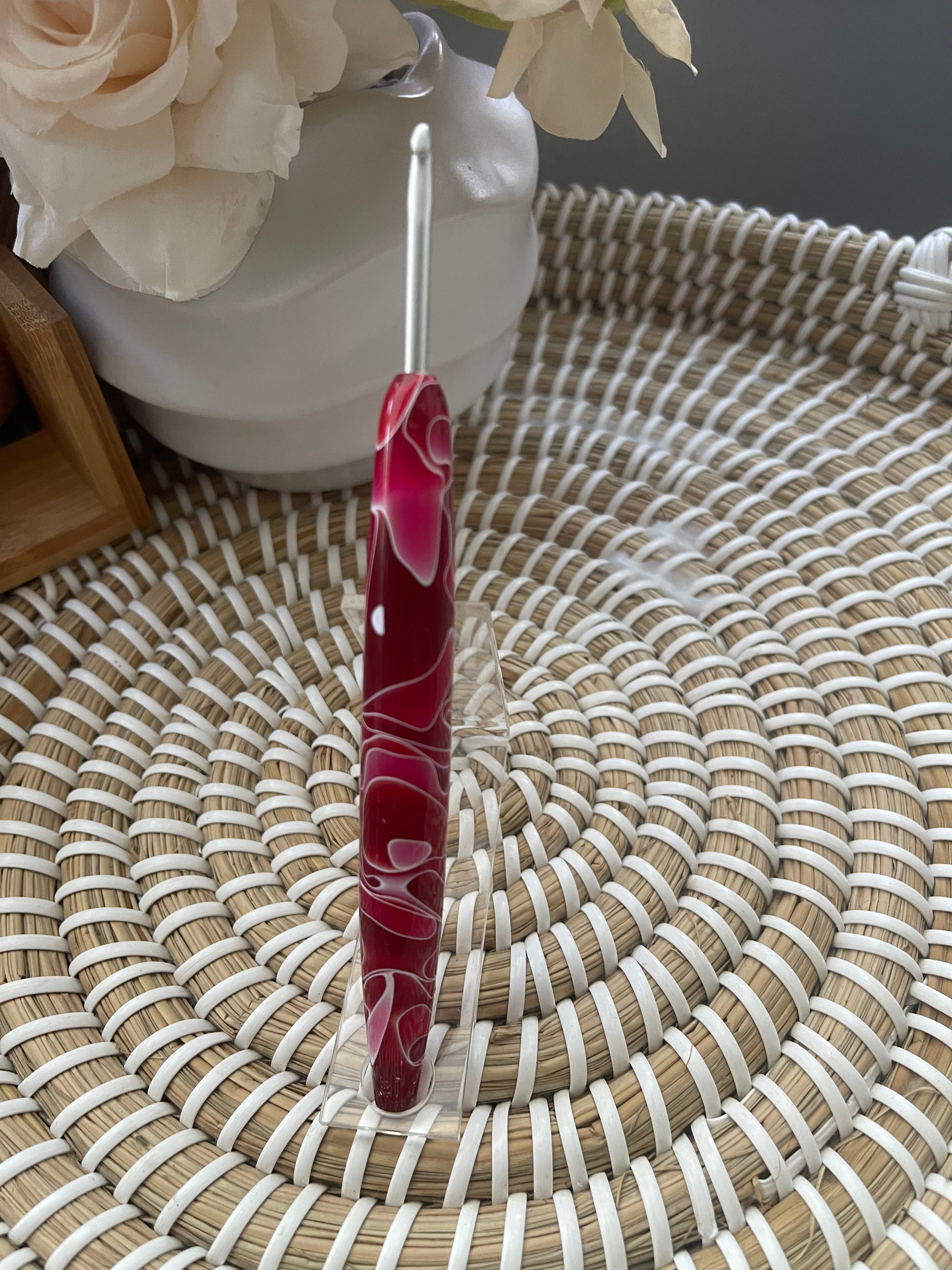 🍓 Strawberries & Cream  – 3.5mm Clover Amour Crochet Hook