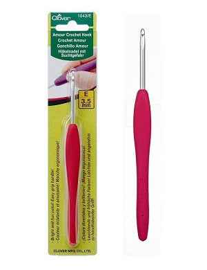 Clover Amour Crochet Hook – Smooth, Comfortable & Reliable