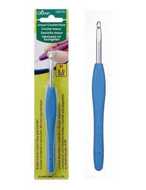 Clover Amour Crochet Hook – Smooth, Comfortable & Reliable