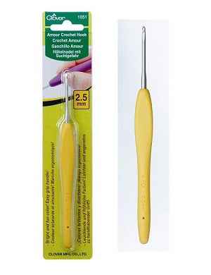 Clover Amour Crochet Hook – Smooth, Comfortable & Reliable