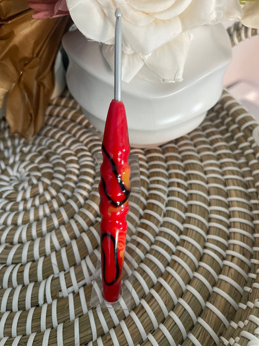 Firecracker Swirl Acrylic Crochet Hook – 3.5mm Clover Amour 🔥❤️ - Life in Loops