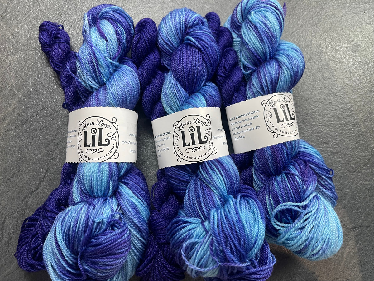 🦚 Peacock Twisted – Hand-Dyed Sock Yarn Set