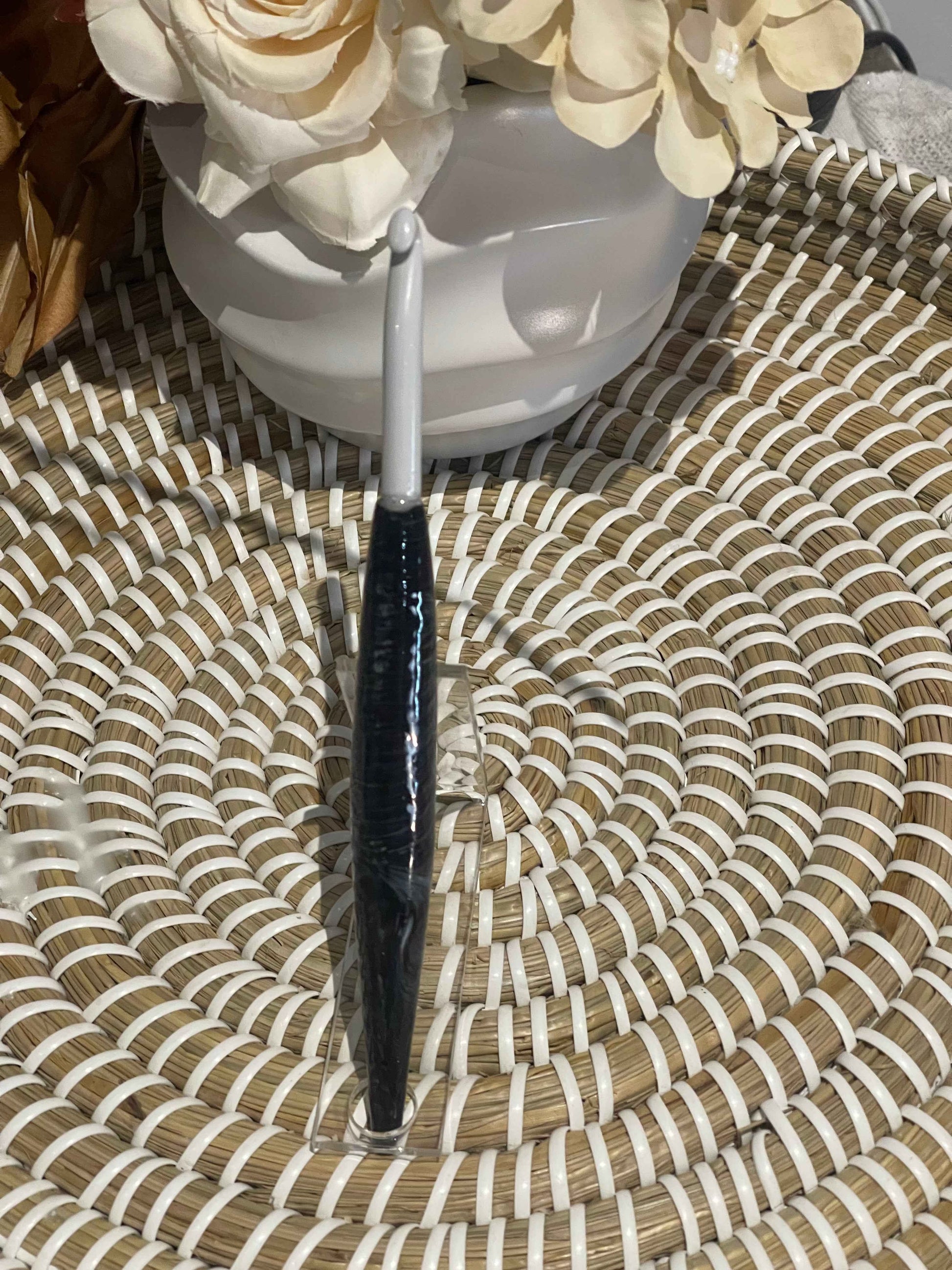 Larger Resin Handled Crochet Hooks (6.5mm - 8mm)