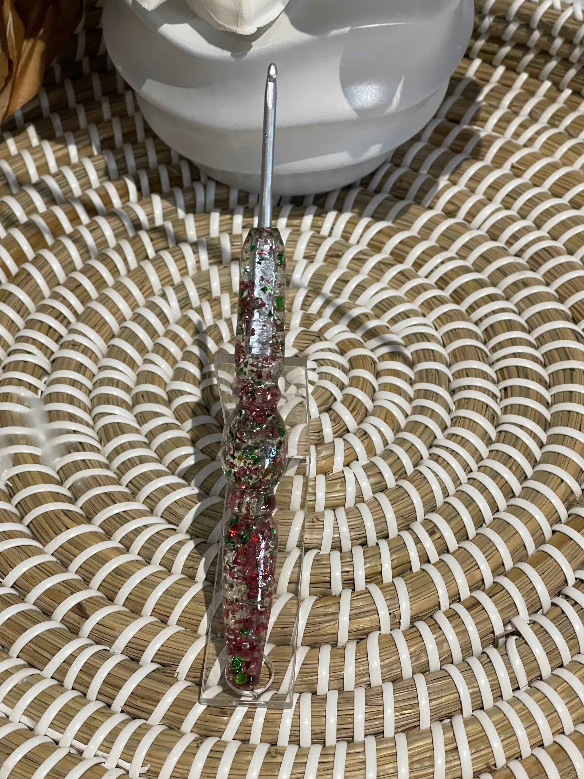 Holly Spark Resin Crochet Hook – 3mm Clover Armour 🎄✨
