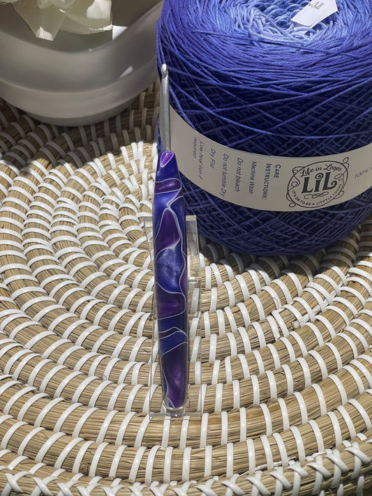 Purple Swirl Acrylic Crochet Hook – 3.5mm Clover Amour 🔥❤️