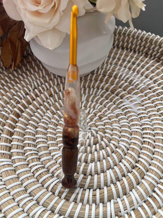 Caramel Brew Resin Crochet Hook – 6mm Clover Soft Touch