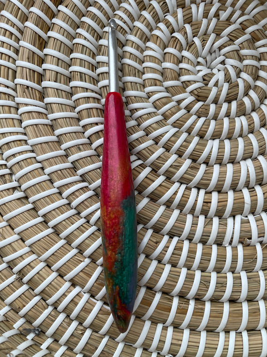 Rainbow Ember Resin Crochet Hook – 5.5mm Clover Armour 🌈✨