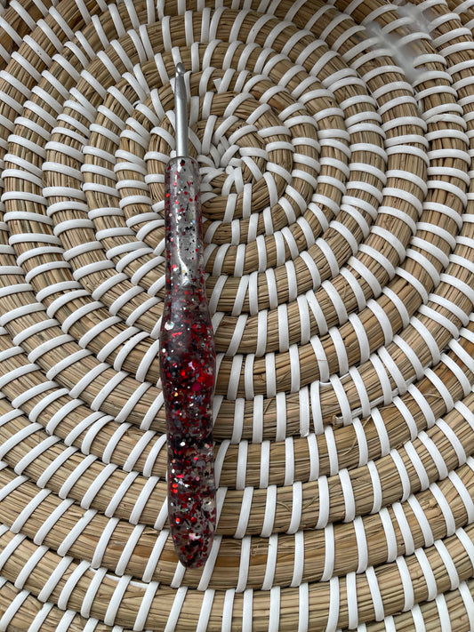 Jingle Stitch Resin Crochet Hook – 4.5mm Clover Armour 🎄