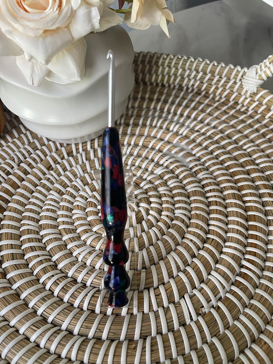 Black Confetti Acrylic Crochet Hook – 4.0mm 🖤✨