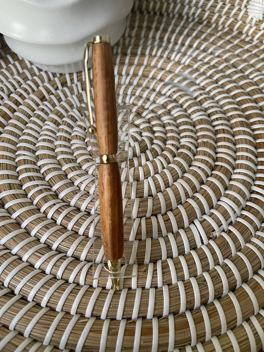Golden Timber Pen ✨🌿