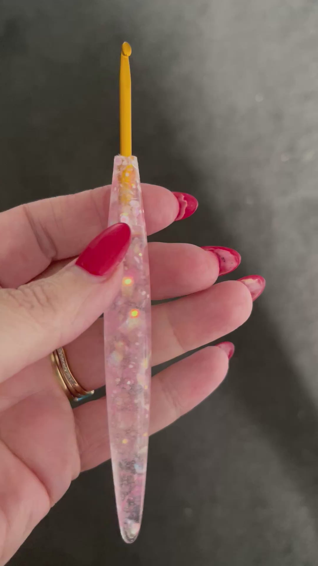 ✨💖 Pink Stardust – 3.5mm Clover Soft Touch Crochet Hook