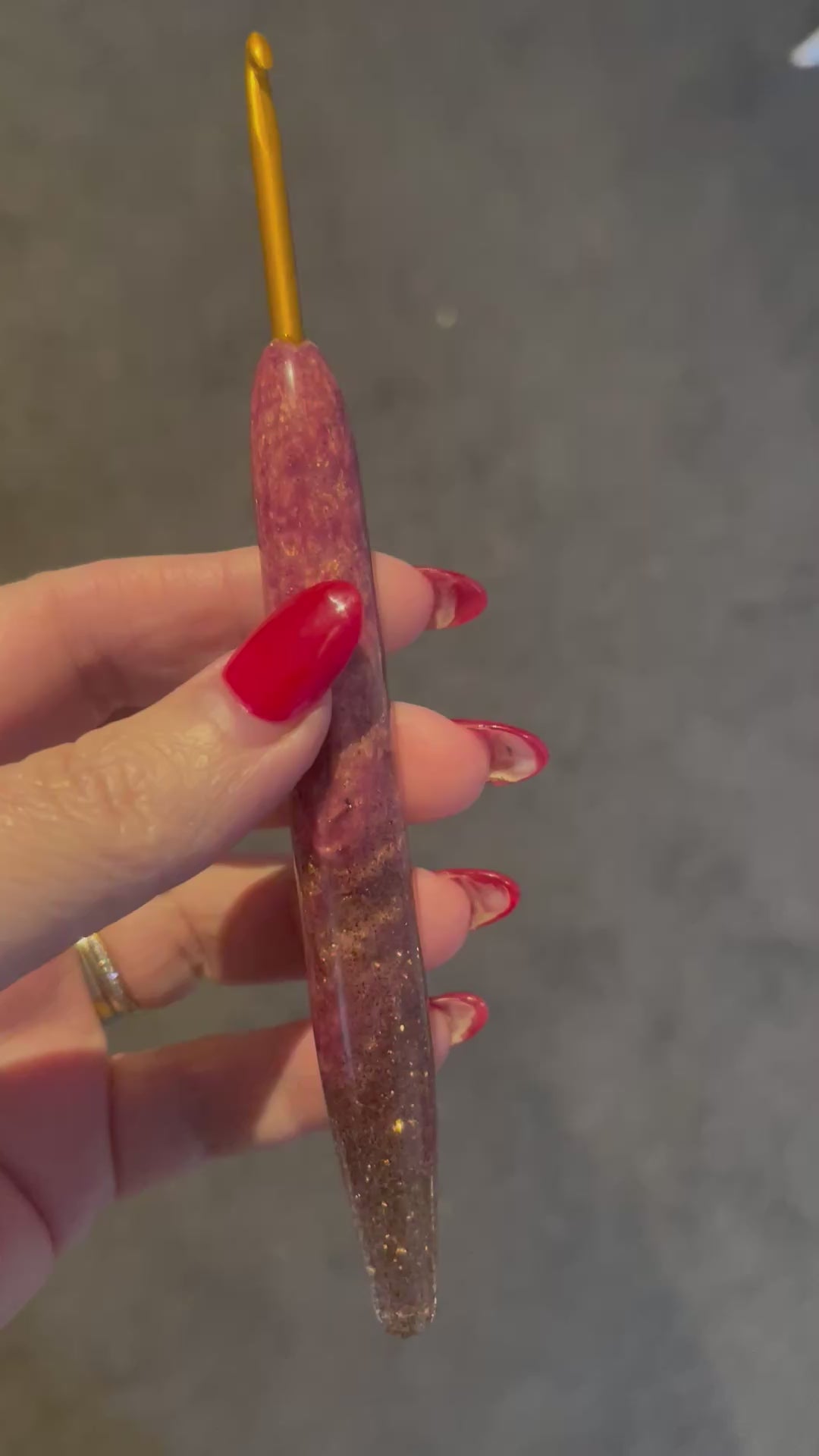 🌌 Nebular – 4.0mm Clover Soft Touch Crochet Hook