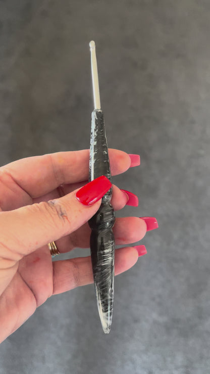 Stormcloud Resin Crochet Hook – 3.75mm Clover Armour