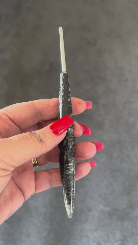 Stormcloud Resin Crochet Hook – 3.75mm Clover Armour