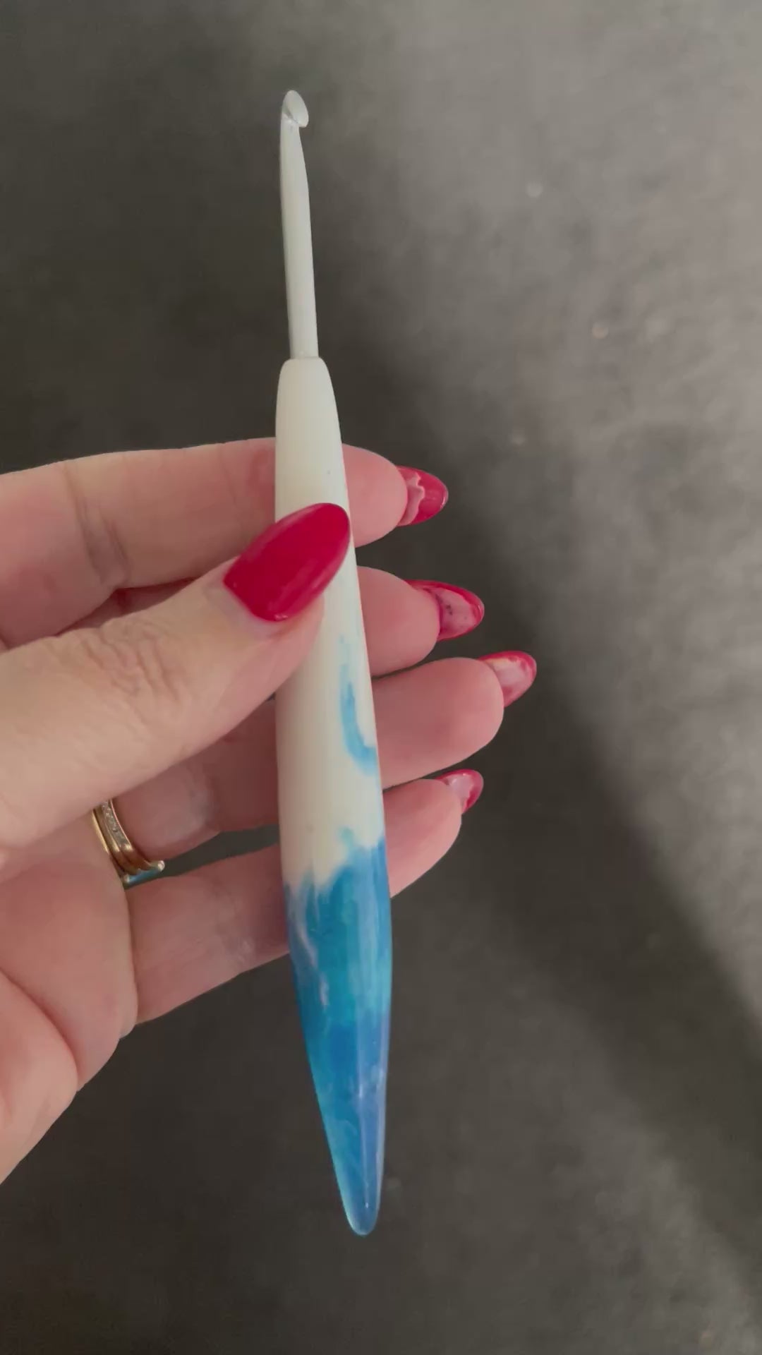 🌊 Ocean Drift – 4.0mm Clover Amour Crochet Hook