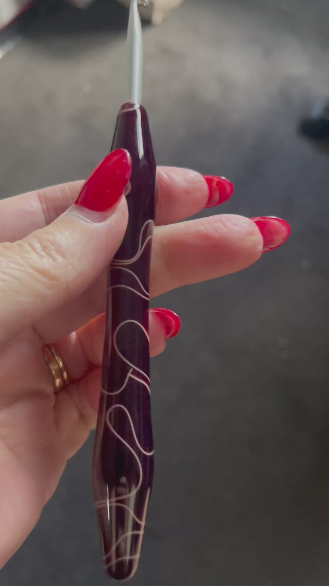 🍫 Chocolate Dreams – 5.0mm Clover Amour Crochet Hook