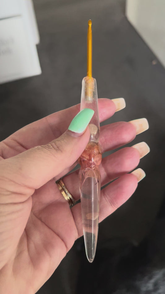 Petal Drift – 3.5 mm Clover Soft Touch Crochet Hook