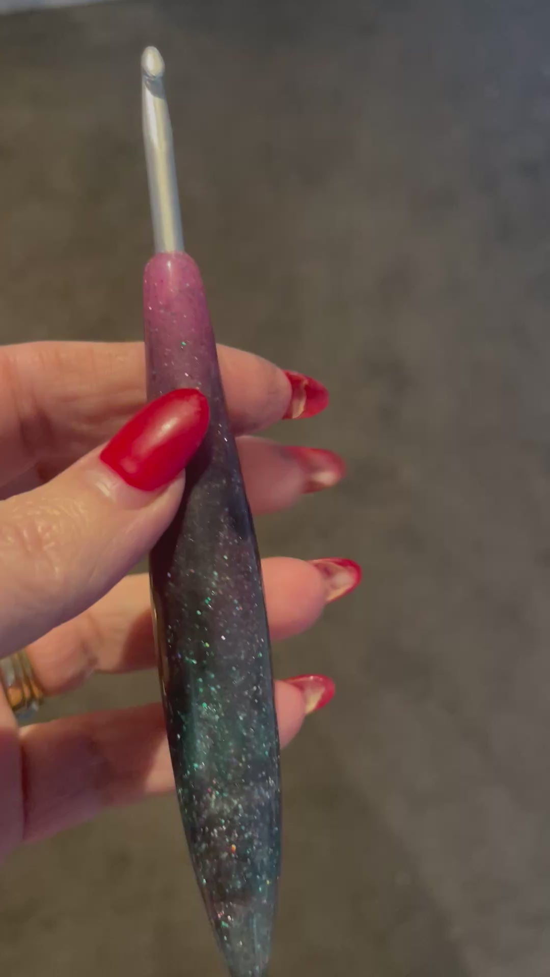 🌌 Aurora Skies – 5.0mm Crochet Hook